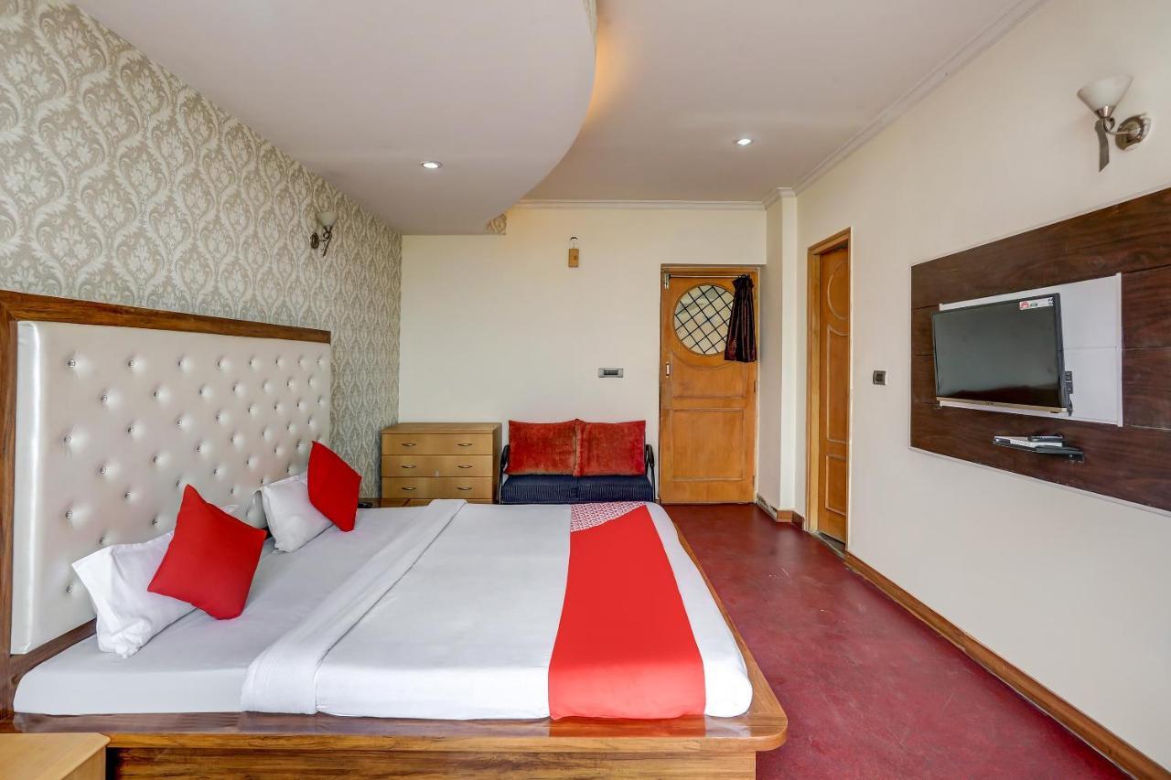 Oyo 71042 Sahara Estate Hotel Горакпур Екстериор снимка
